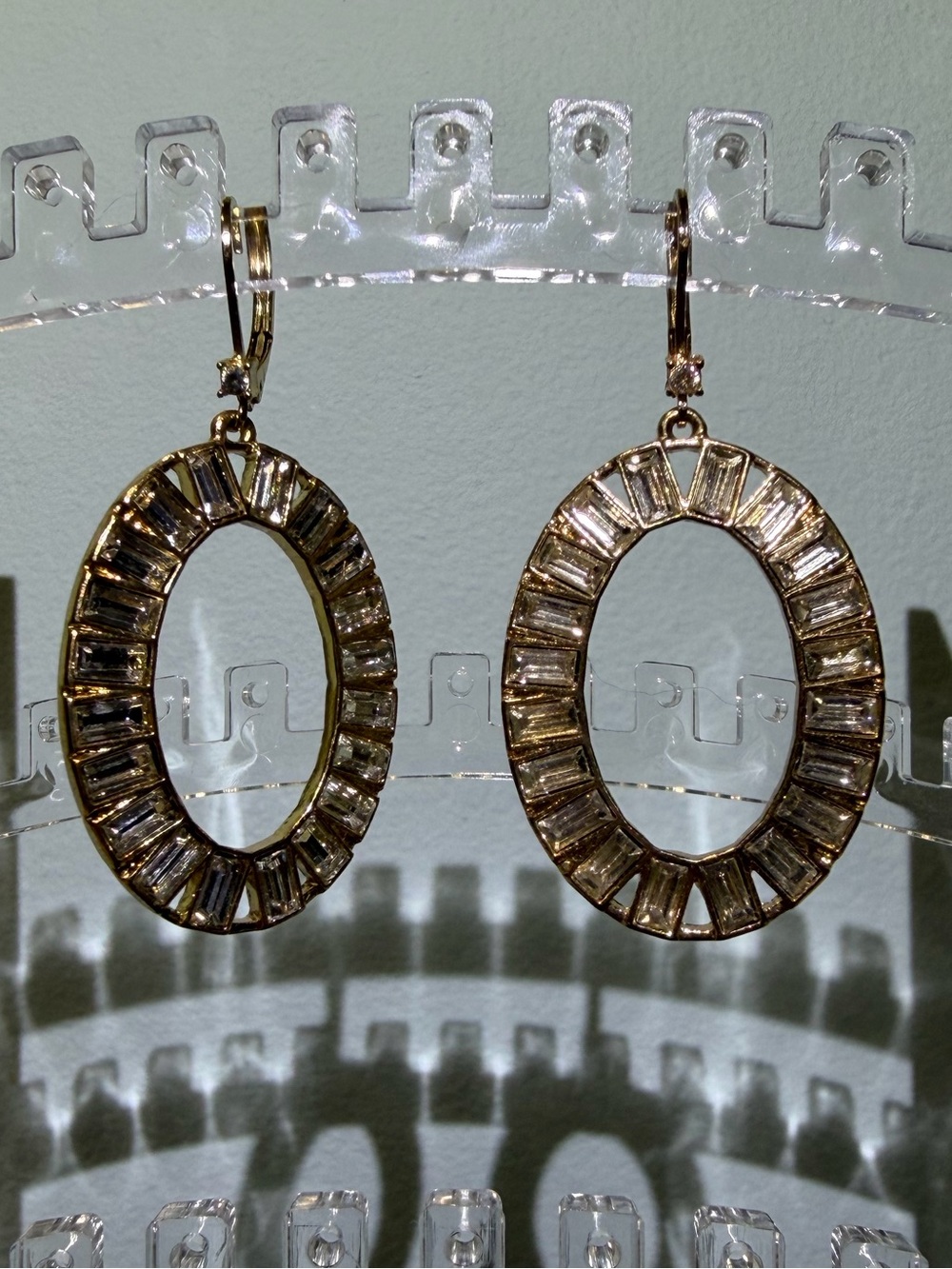 NWOT Gold-Tone Oval Crystal Drop Chandelier Pierced Glitzy Earrings